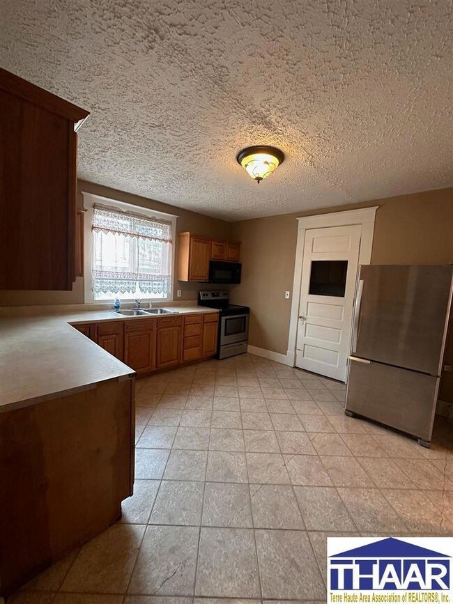 1819 S 8th St, Terre Haute, IN 47802 - photo 6