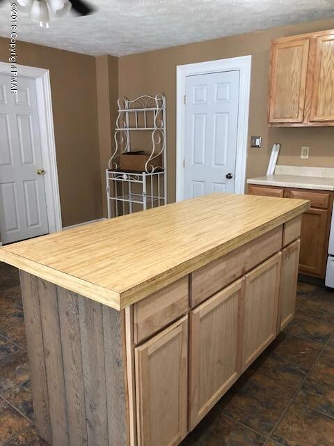 320 Carroll St, Honesdale, PA 18431 - photo 4