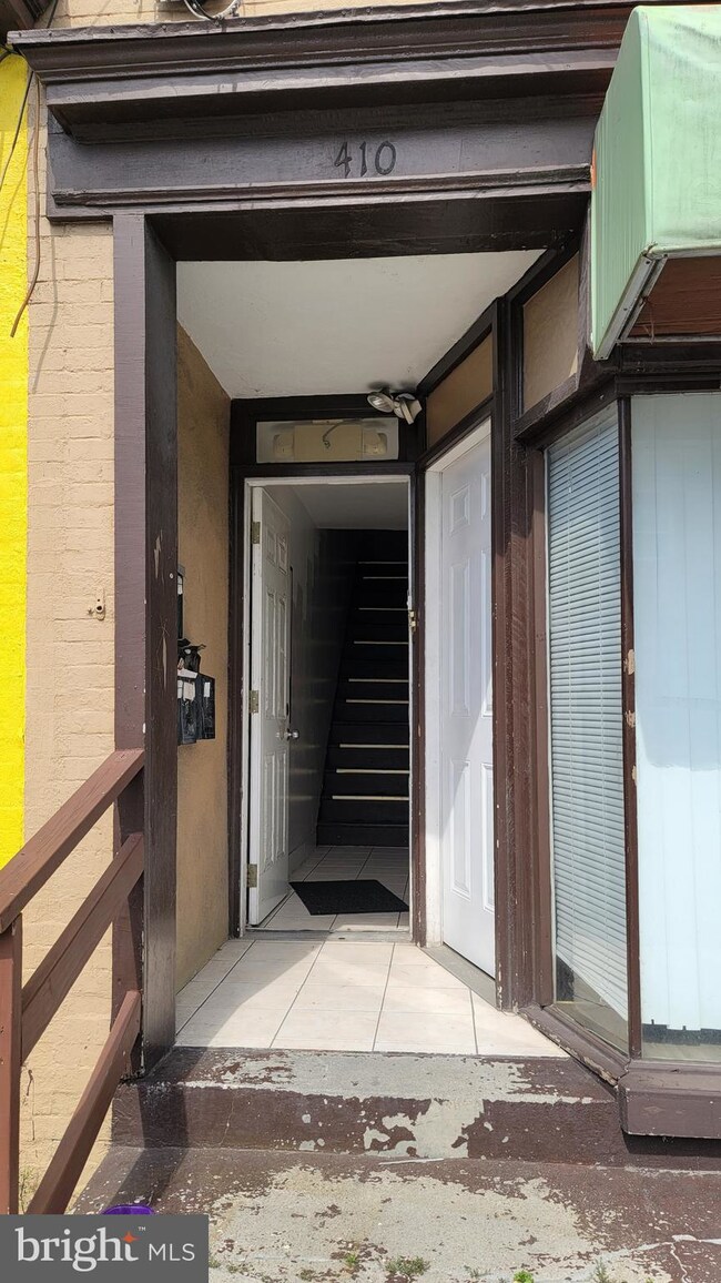 410 N 6th St unit 2R, Reading, PA 19601 - photo 2