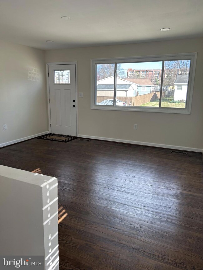 3413 Wenona S, Laurel, MD 20724 - photo 3