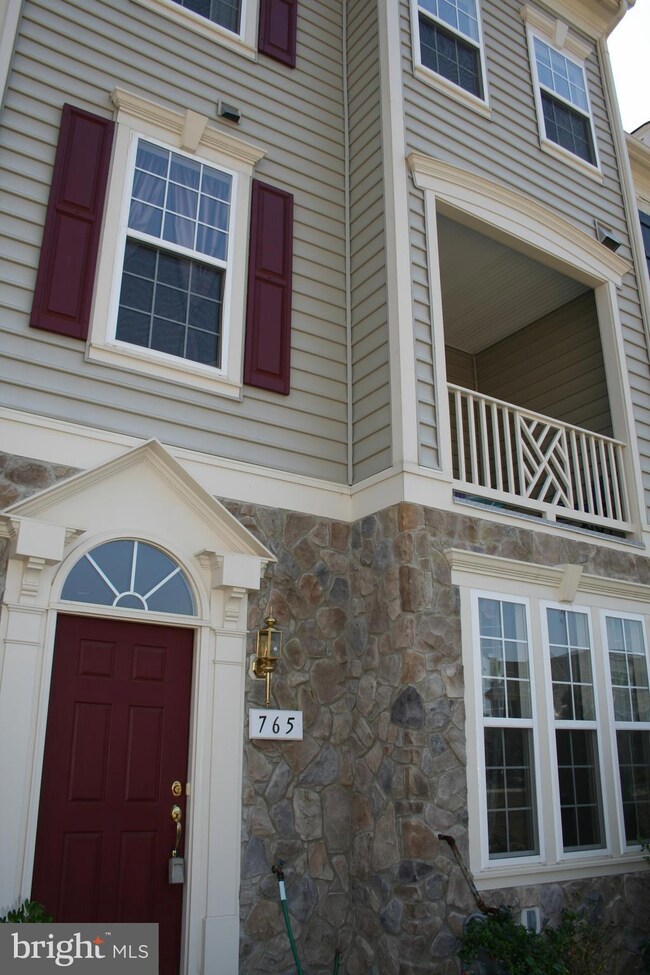 765 Ayrshire Ln, Woodbridge, VA 22191 - photo 4