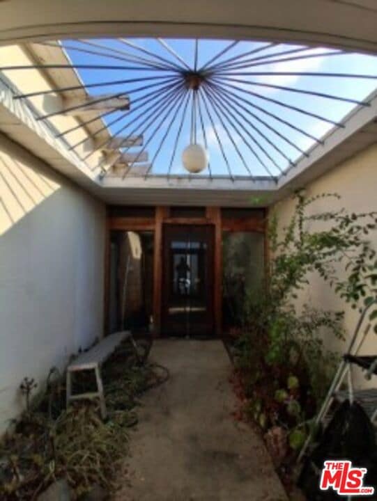 4600 Don Quixote Dr, Los Angeles, CA 90008 - photo 3