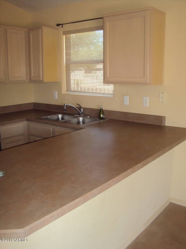 Large Breakfast bar.
