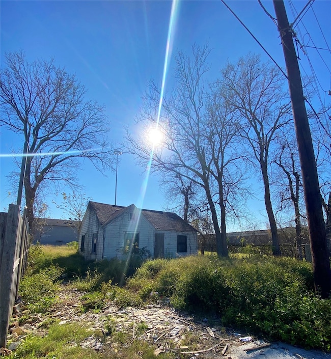 2940 Bay St, Houston, TX 77026 - photo 3