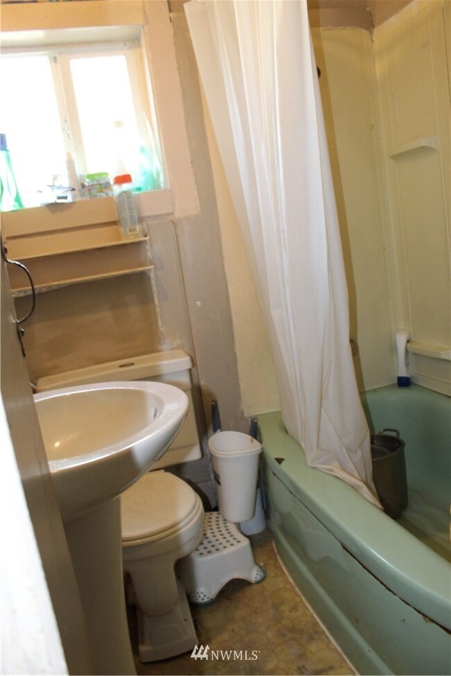 320 Methow St, Wenatchee, WA 98801 - photo 4