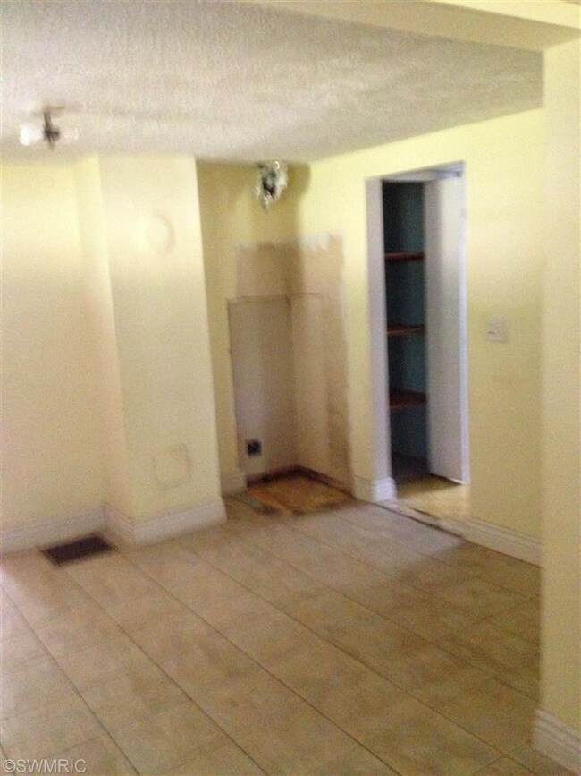 919 S Centerline Rd, White Cloud, MI 49349 - photo 7