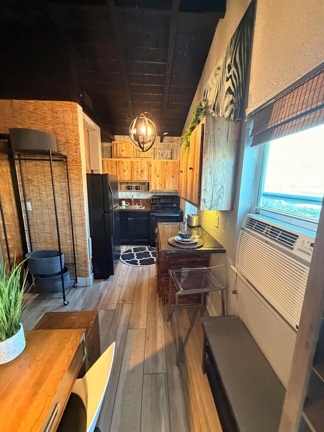 301 Melody Ln unit 1, Lantana, FL 33462 - photo 2