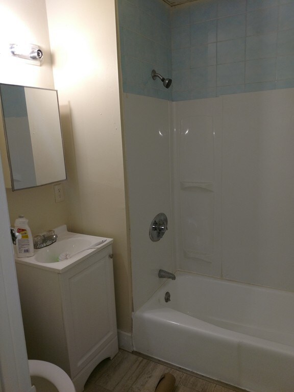 61 Vine St unit 3, Lynn, MA 01905 - photo 2