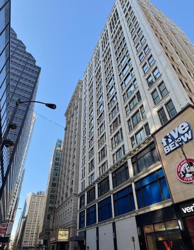 unlisted-address, Chicago, IL 60603 - photo 2