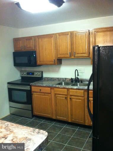 908 Hilltop Terrace SE, Washington, DC 20019 - photo 2