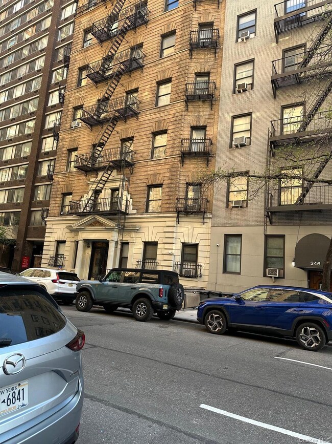 342 W 56th St unit 1F, New York, NY 10019 - photo 6