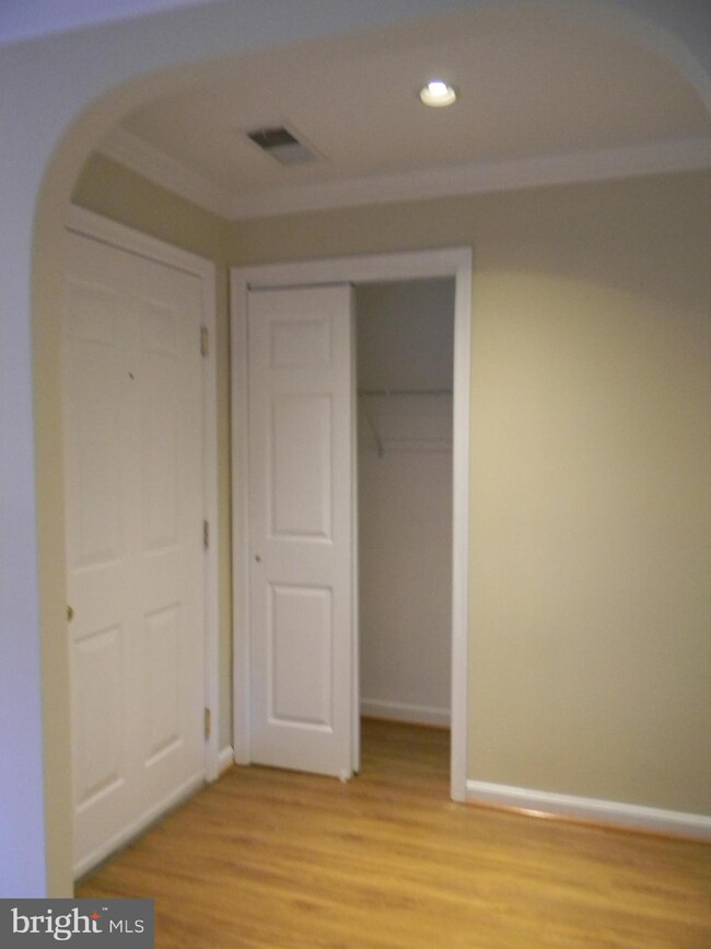 26 Alanbrooke Ct unit 26B, Towson, MD 21204 - photo 2