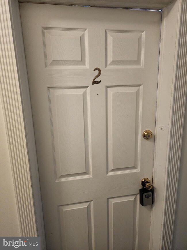 15 N Washington St unit 2, Berkeley Springs, WV 25411 - photo 2