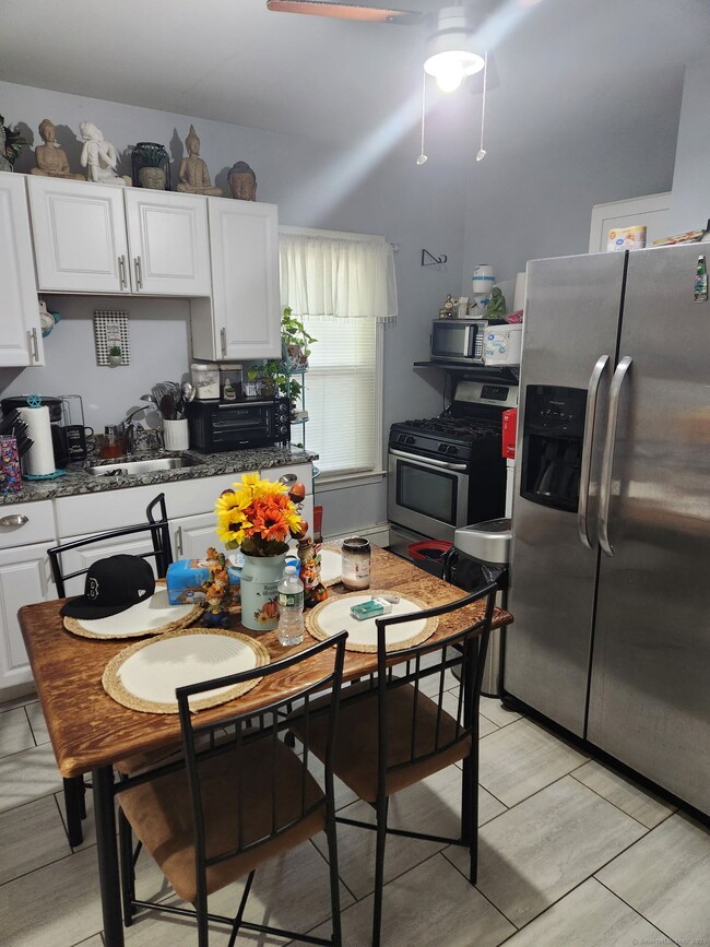 49 Newbury St unit 51, Hartford, CT 06114 - photo 4