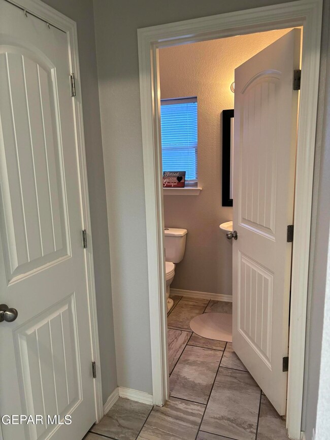 550 Sunset Valley Ave, Socorro, TX 79927 - photo 4