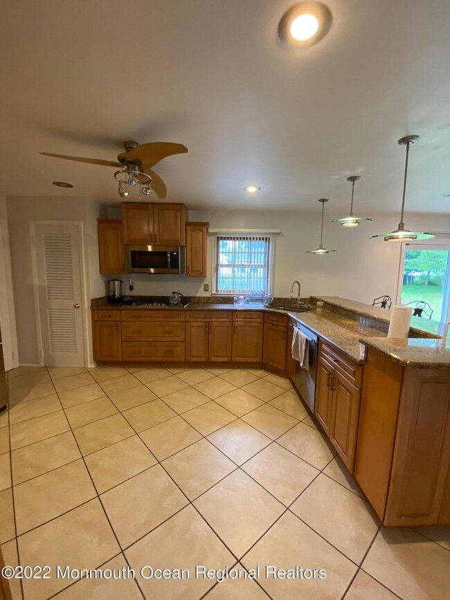 490 W Park Ave, Oakhurst, NJ 07755 - photo 3