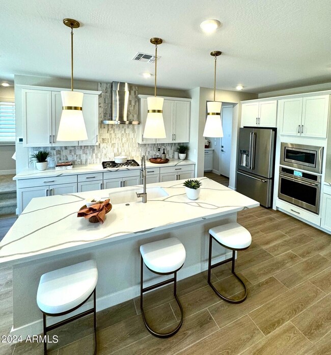 Plan 3 Kitchen Island-Cooktop-Hood