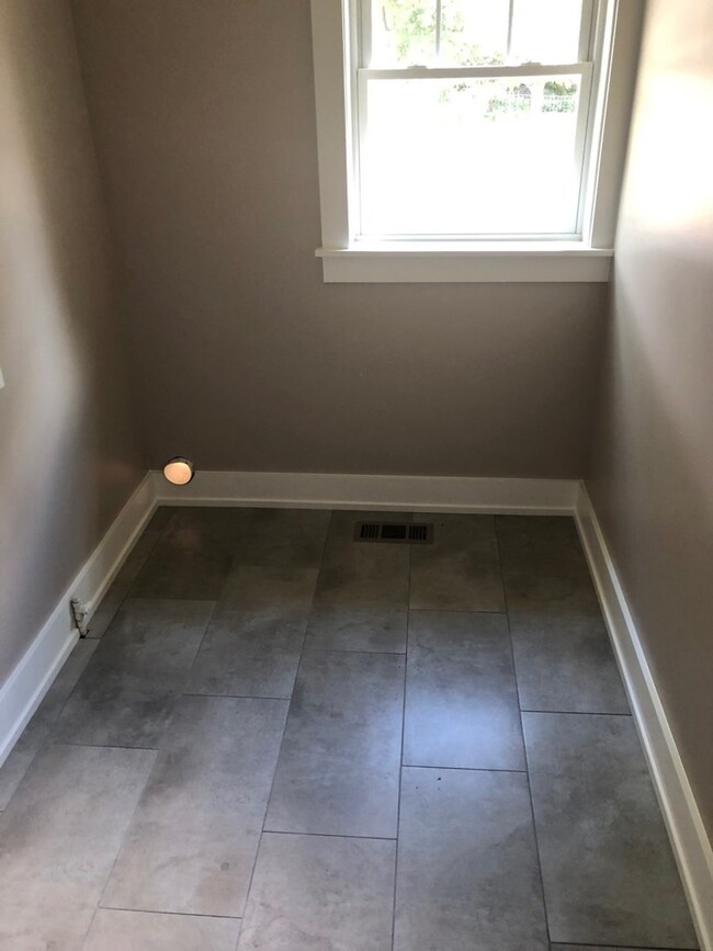 233 S Prairie St, Batavia, IL 60510 - photo 7