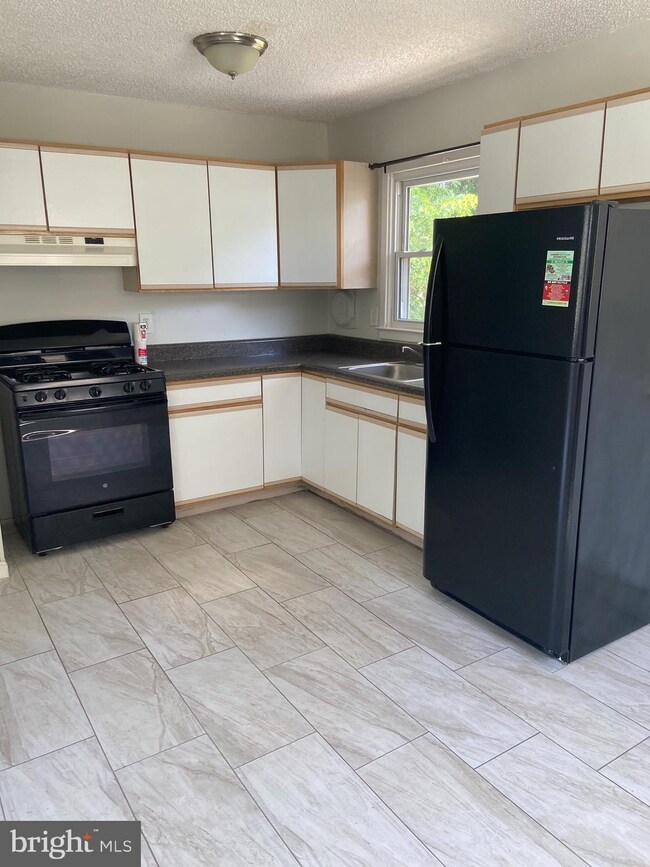 542 Griscom Dr, Woodbury, NJ 08096 - photo 7