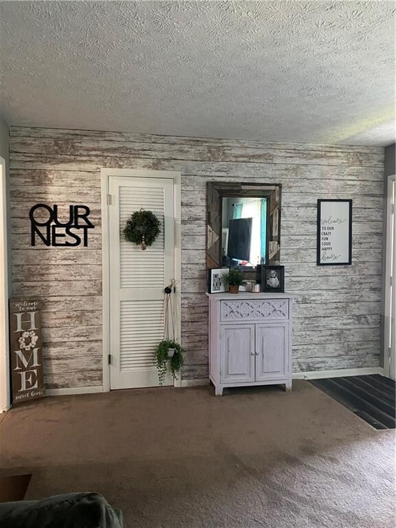 611 Oxford Rd, Anderson, IN 46012 - photo 2