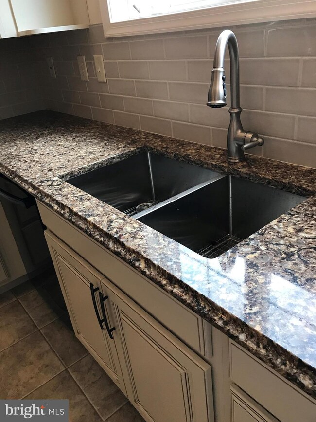 1755 Meridian Dr, Hagerstown, MD 21742 - photo 6