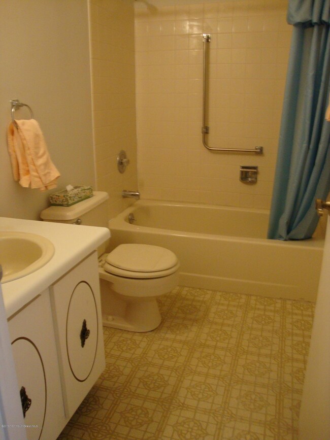25 Attleboro Ln 007