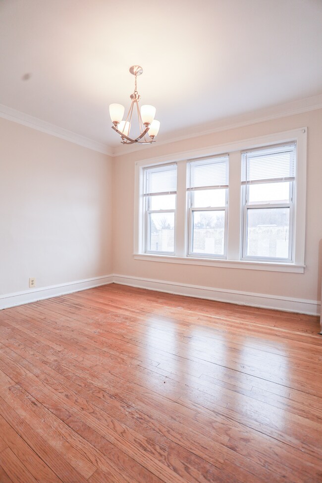 4805 N Bell Ave unit 1N, Chicago, IL 60625 - photo 3