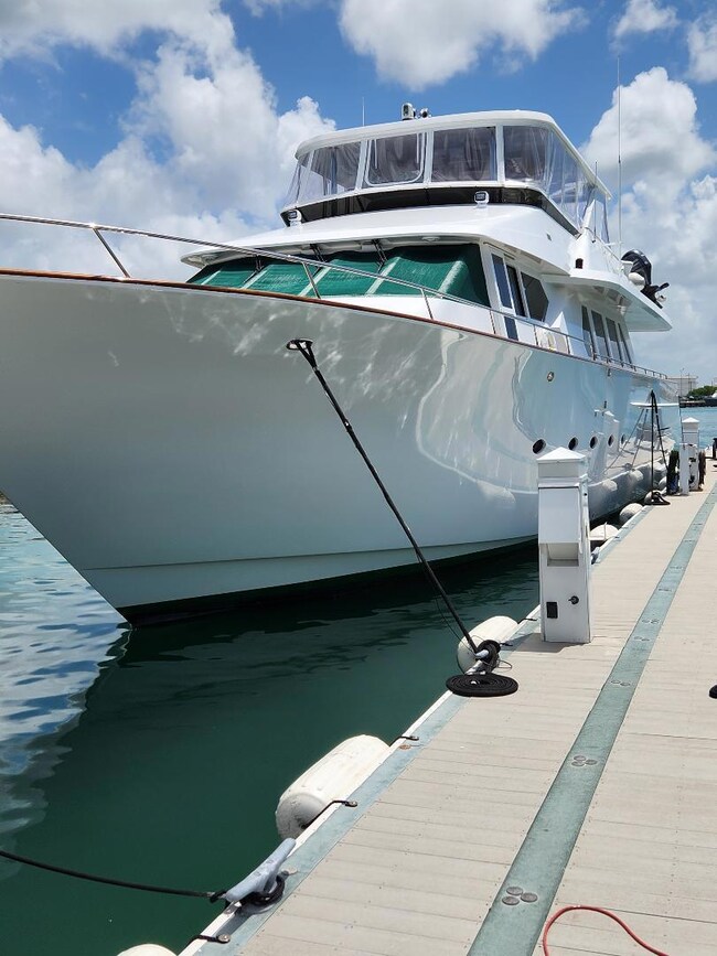 JNorth.Irish.Rover.docked