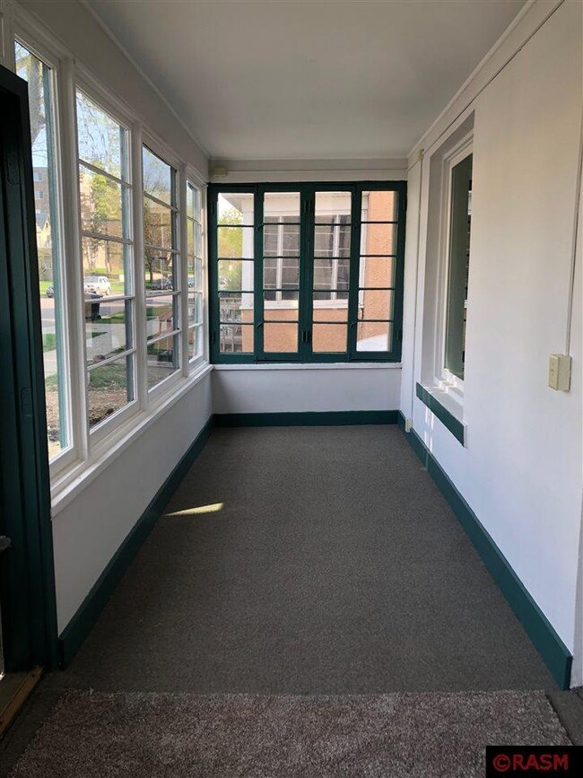 522 N 5th St, Mankato, MN 56001 - photo 2