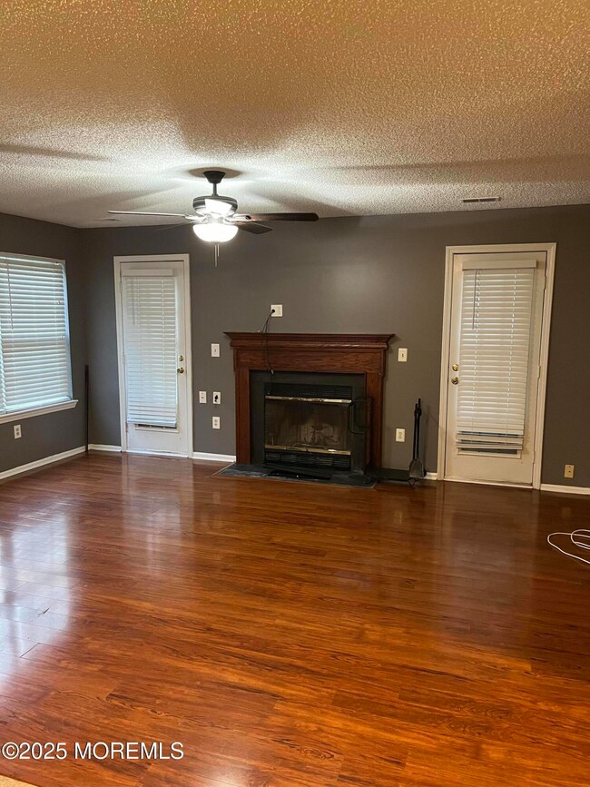 41 Des Moines Ct, Tinton Falls, NJ 07712 - photo 5