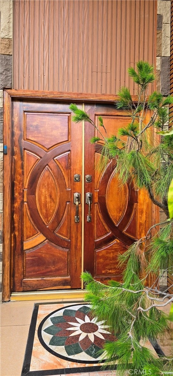 Double door entry