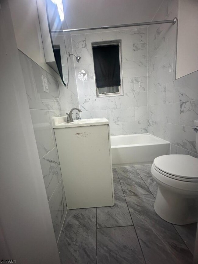 192 Fairview Ave unit 1, Jersey City, NJ 07304 - photo 5