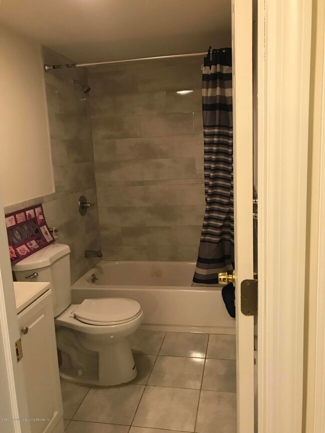 139 Father Capodanno Blvd unit 1, Staten Island, NY 10305 - photo 5