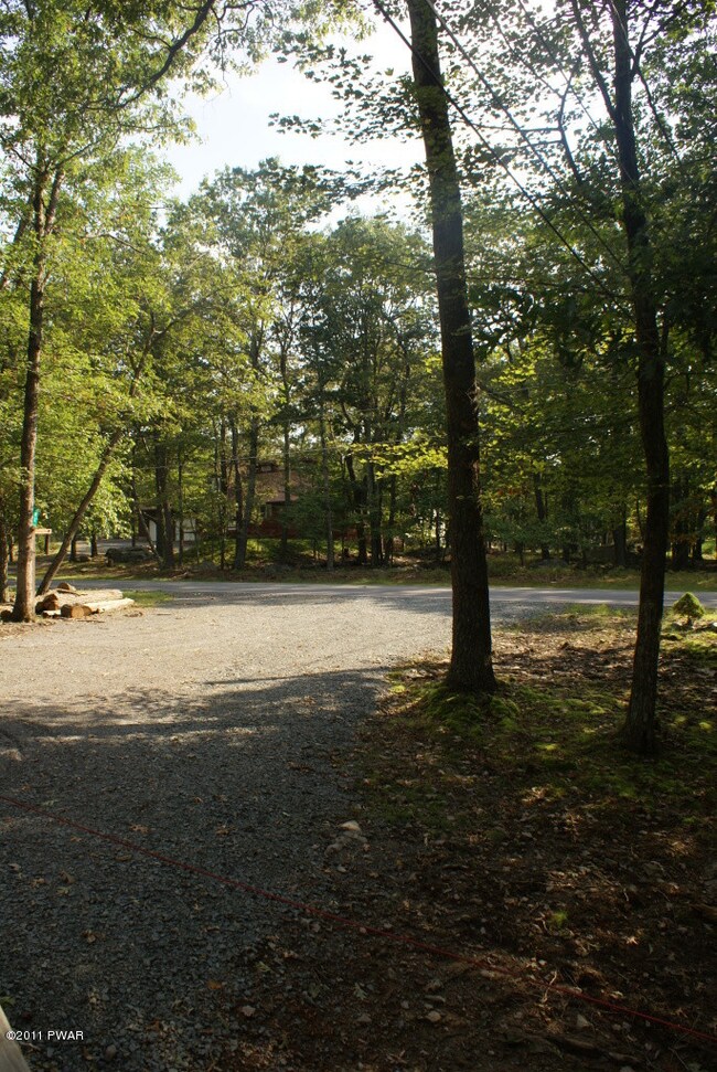 102 Broadmoor Dr, Hawley, PA 18428 - photo 7