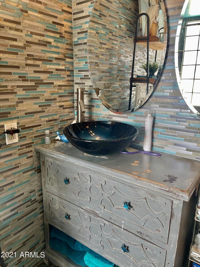 10425 N 11th St unit 2, Phoenix, AZ 85020 - photo 6