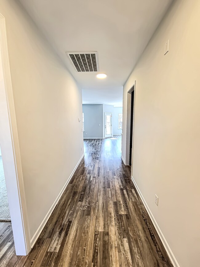 130 Doak St, Shelbyville, TN 37160 - photo 2