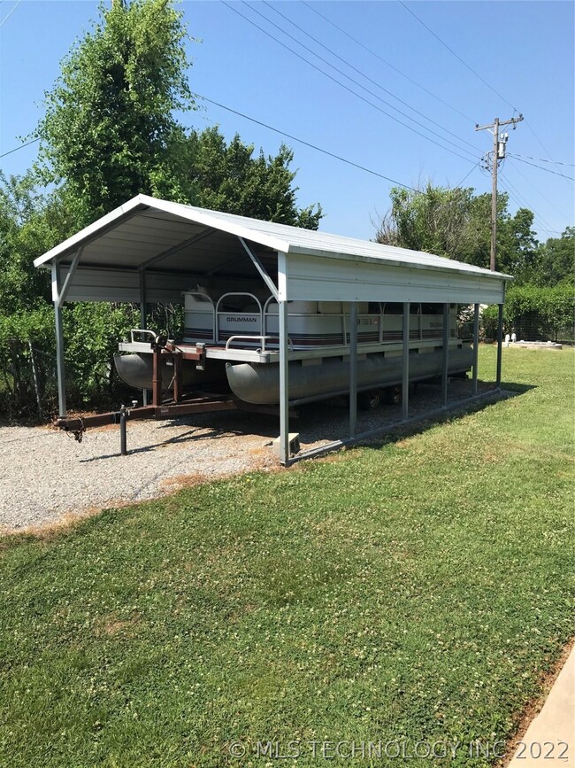 413 N Simpson St, Eufaula, OK 74432 - photo 5