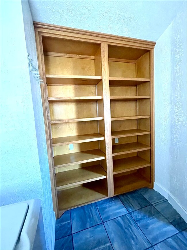 609 Meadow Ln, Frederick, OK 73542 - photo 5