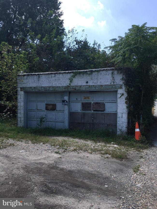 1034 Cherry St, Baltimore, MD 21226 - photo 2