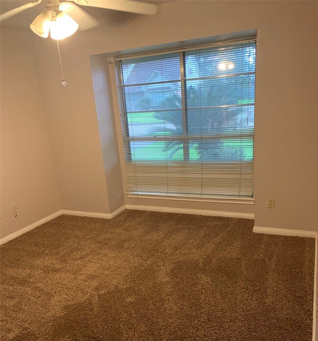 10314 Kirkdale Dr, Houston, TX 77089 - photo 2