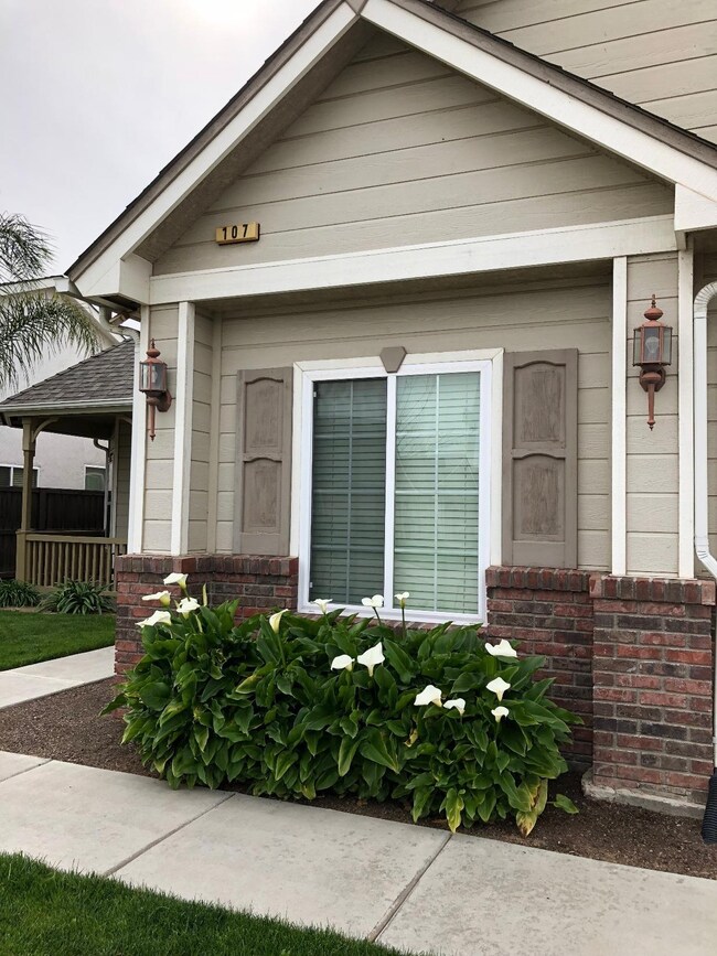 107 S Filbert Ave, Fresno, CA 93727 - photo 4