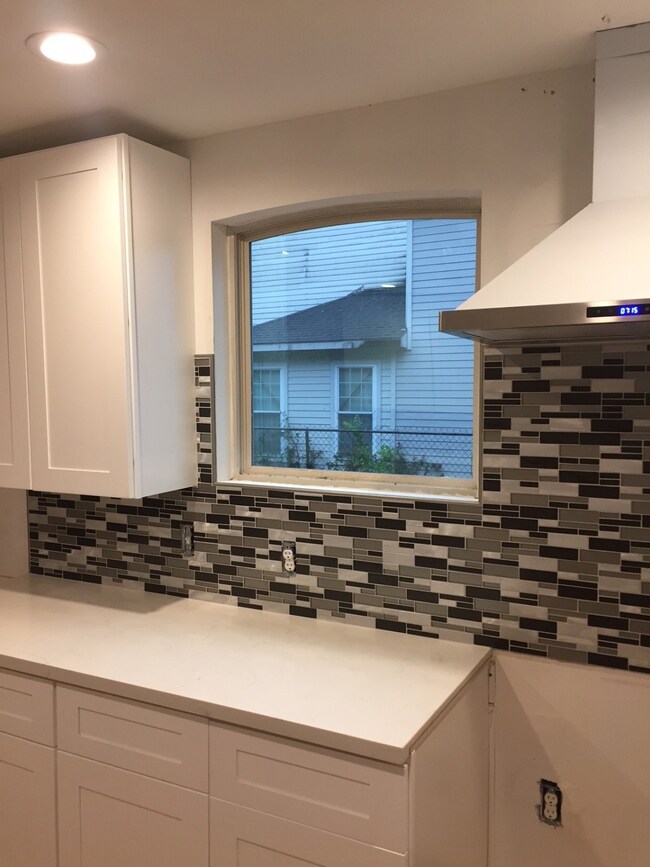 3209 Milburn St, Houston, TX 77021 - photo 7