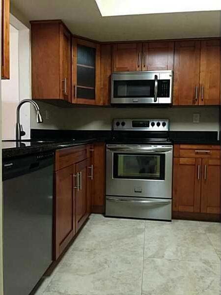 1821 NE 40th Ct unit 305, Pompano Beach, FL 33064 - photo 6