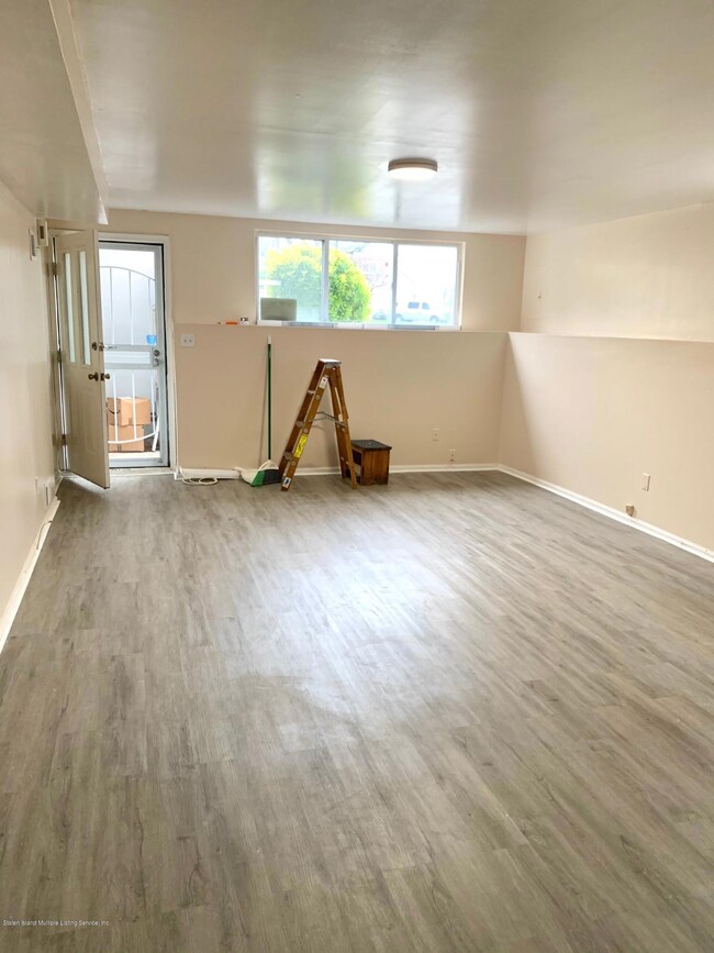 63 Timber Ridge Dr unit 1, Staten Island, NY 10306 - photo 5