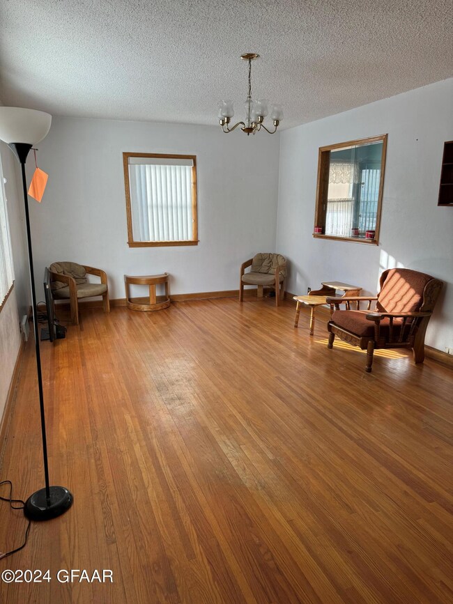 1216 Oak St, Grand Forks, ND 58201 - photo 5