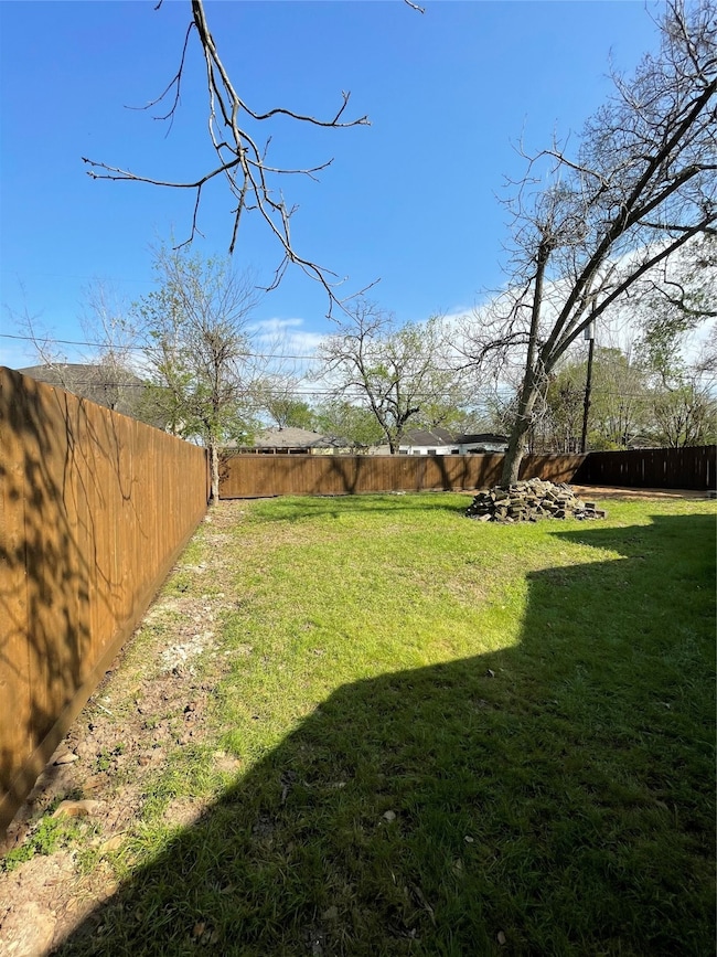 6825 Sherwood Dr, Houston, TX 77021 - photo 5