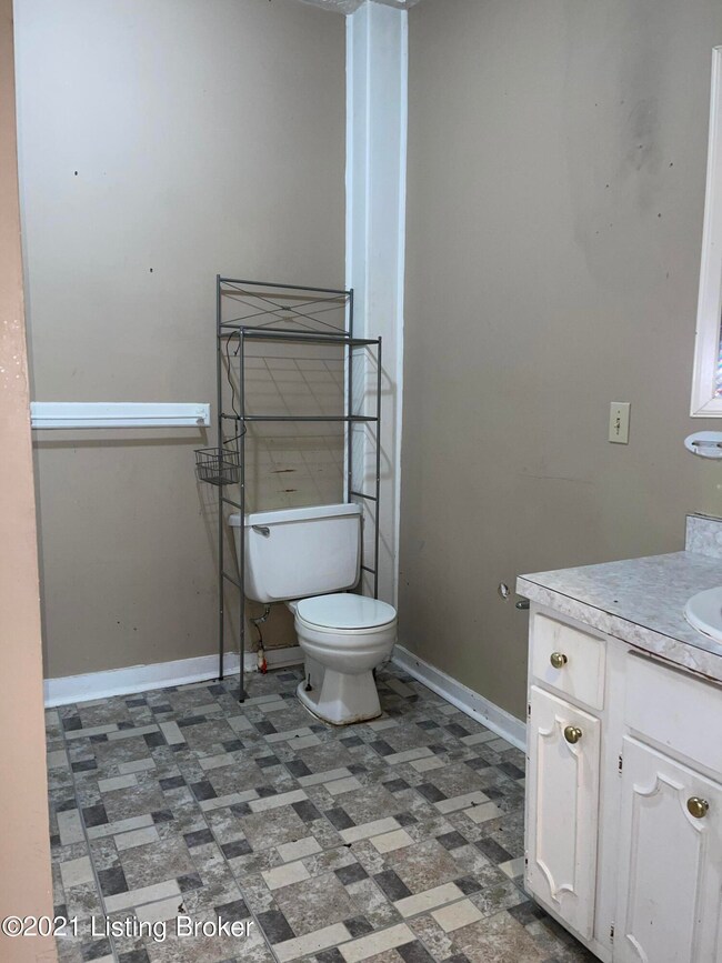 556 Main St, Lebanon Junction, KY 40150 - photo 5