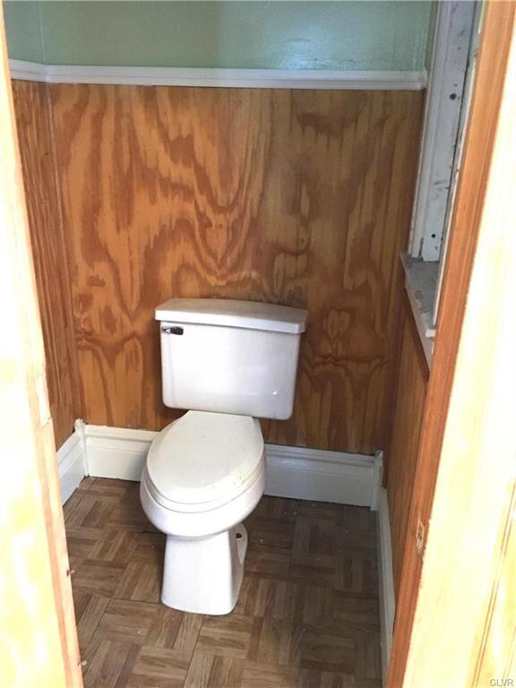 646 E Broad St, Tamaqua, PA 18252 - photo 6