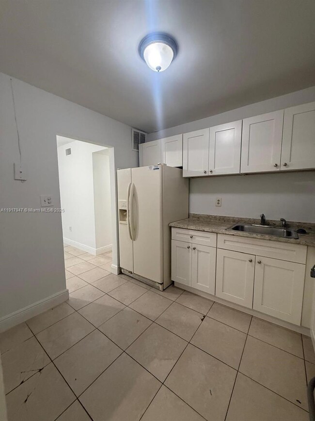 4304 NW 9th Ave unit 13C, Pompano Beach, FL 33064 - photo 4