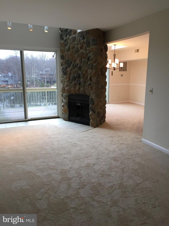 11242 Harbor Ct, Reston, VA 20191 - photo 5